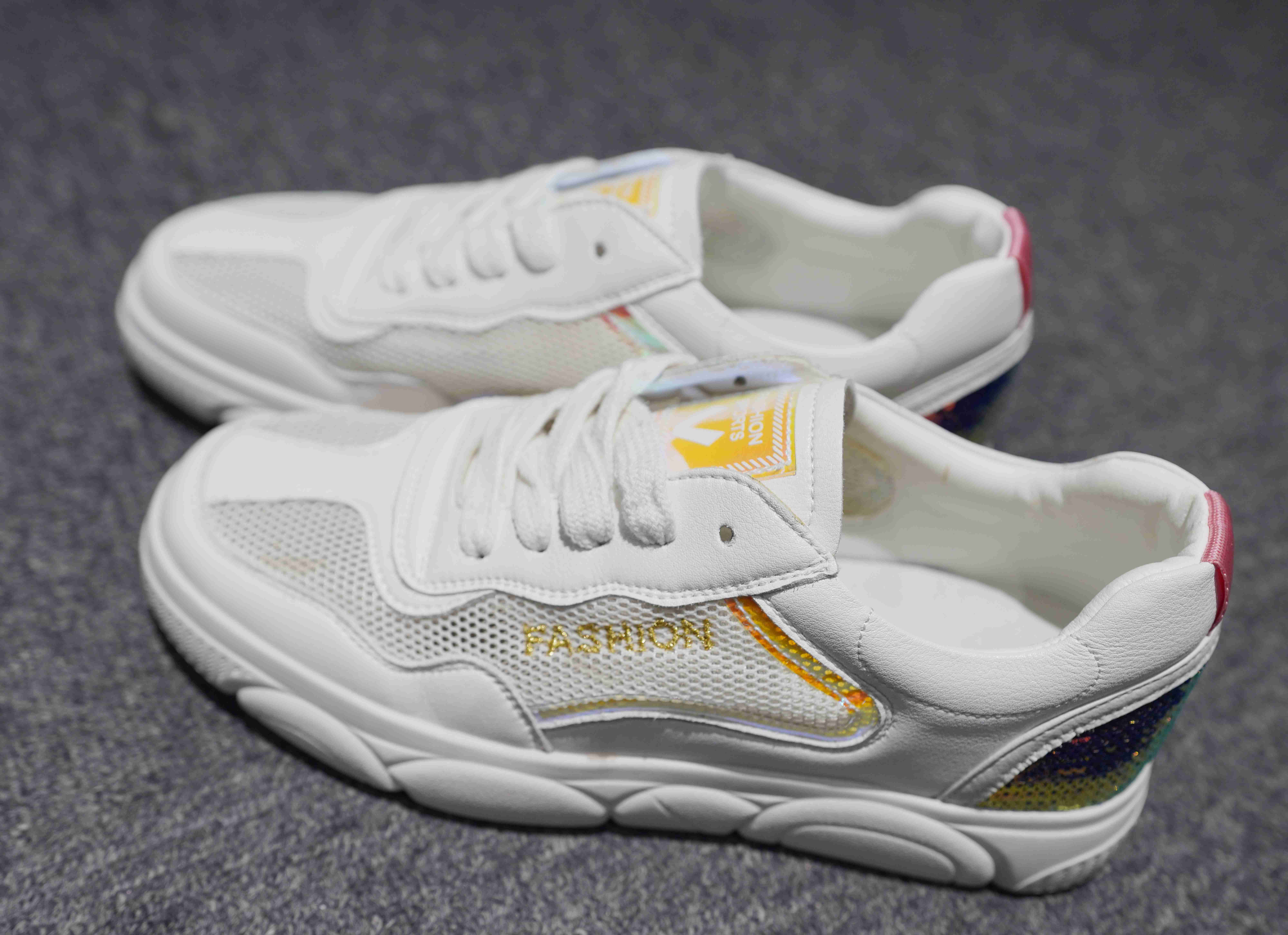 最流行最适合四季穿的小白鞋,潮鞋平价冷门小白鞋