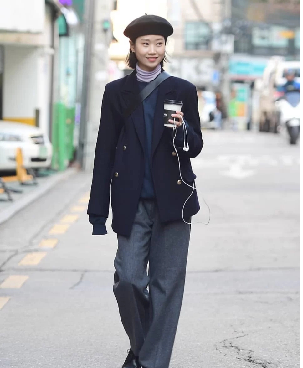 韩国小姐姐的时尚日常穿搭白色系,跟着韩国小姐姐学穿搭清新又时尚