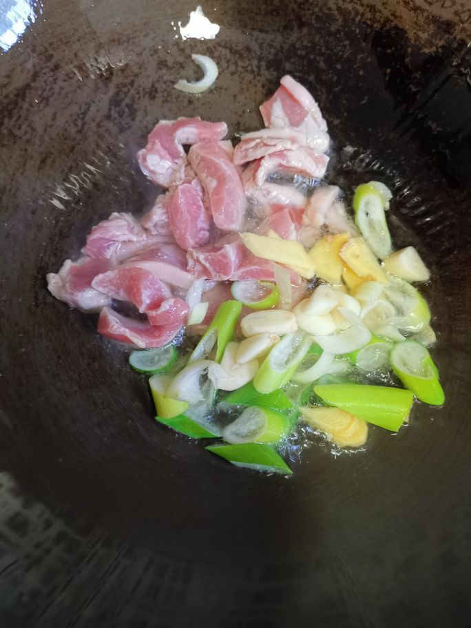 新鲜竹笋的家常做法简单又好吃,鲜竹笋怎么做好吃又简单家常做法