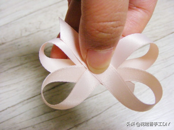 洛丽塔Lolita蝴蝶结,附详细教程,只看“lo娘”服饰,别看相貌哈