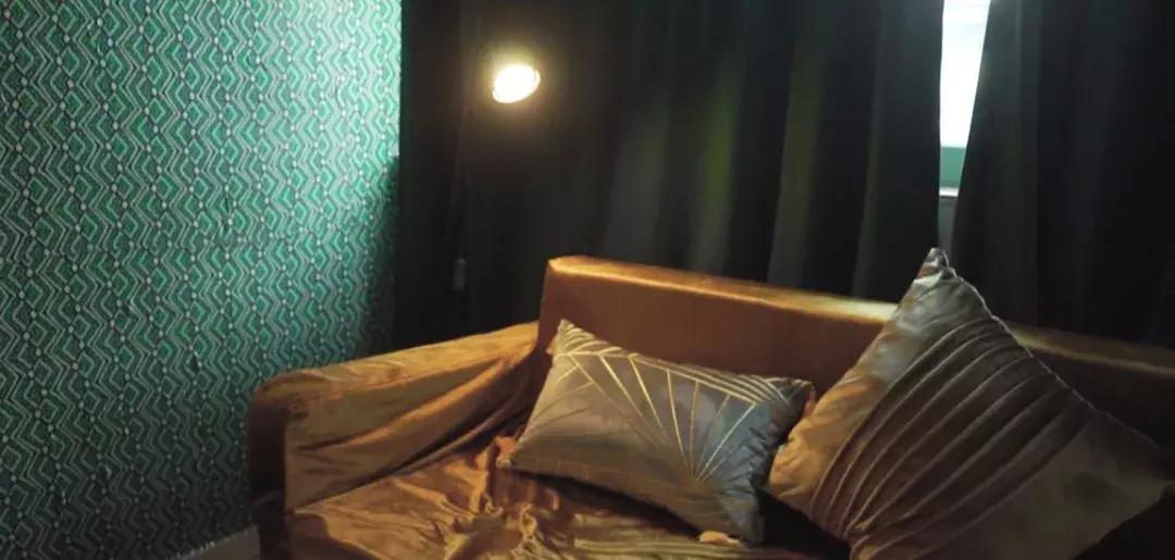 怎么撕扯墙纸不留痕,自粘墙纸怎么快速撕掉不留痕