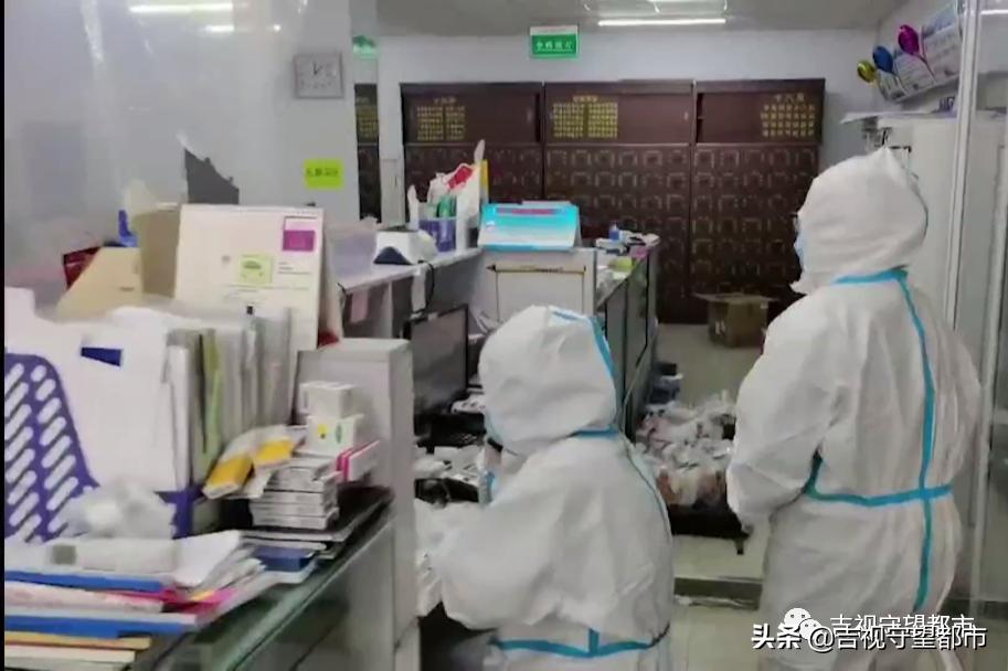 记者探访超市送货到社区,记者采访记录仪