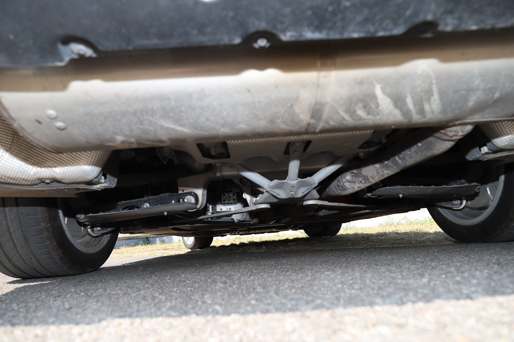 这一代宝马5系操控感怎样,宝马5系直列6缸2.5发动机油耗高