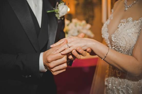 周大福和老凤祥谁的金子最纯 (老凤祥和周大福哪个黄金更好)