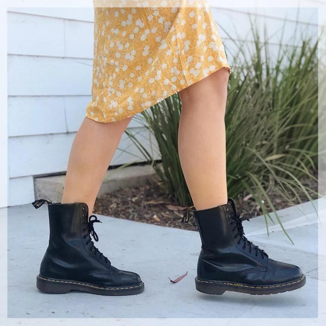 这才是马丁靴的正确穿搭,马丁靴这么穿太时髦了