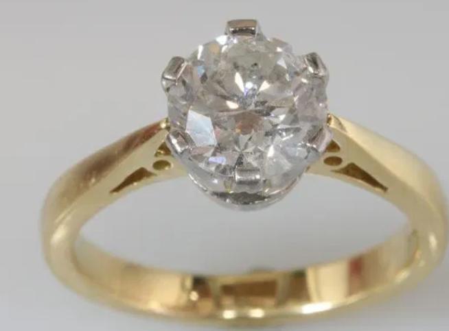 真钻反不如假货，英国研究发现多数人真假不分，买钻戒的更容易错