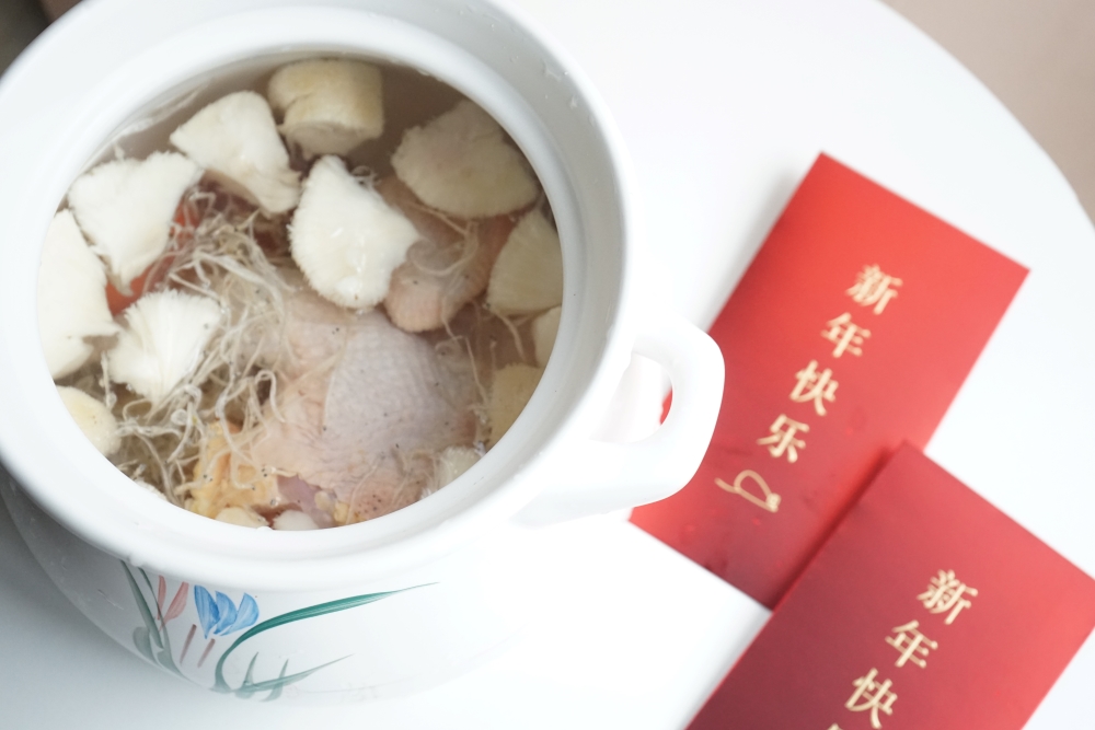 猴头菇烧鸡汤什么时候放合适,过年菜炖鸡