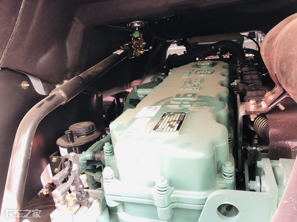 国六动力强劲车,国六解放j6p牵引车自重