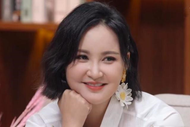 68岁的大妈整容变成萝莉的故事,整容成小萝莉