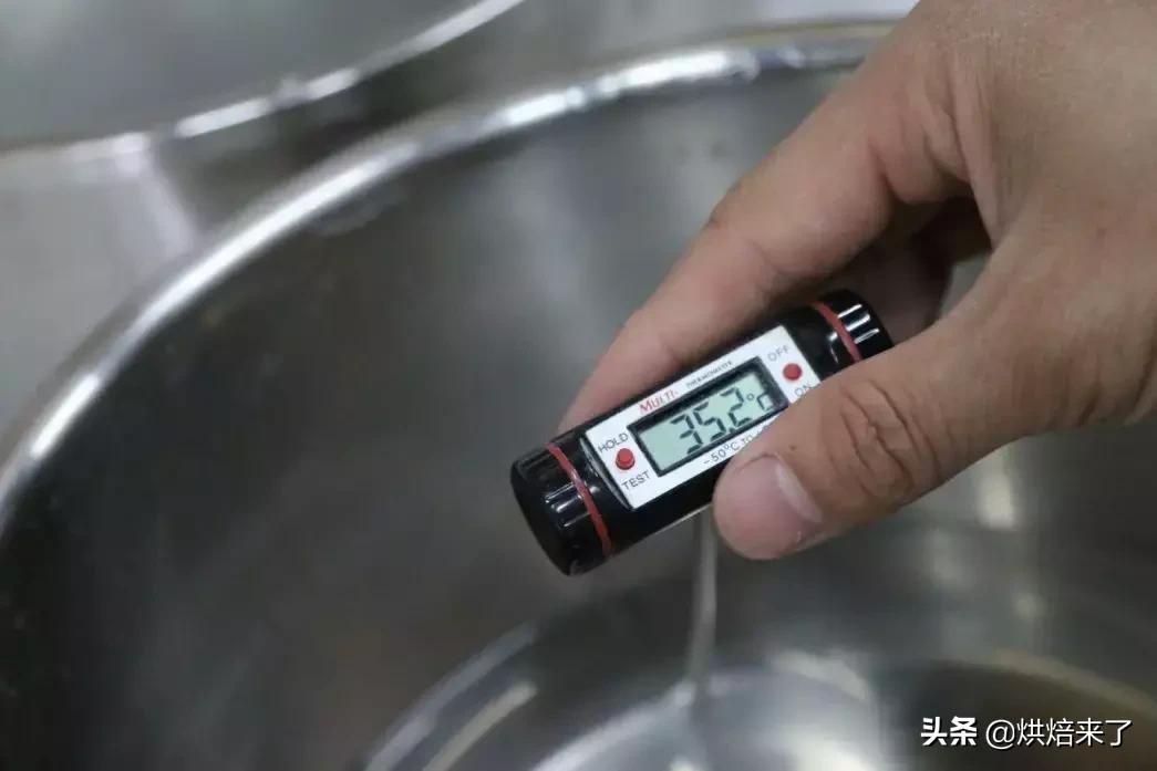 德国黑麦酸面包 (德国黑麦酸面包怎么吃)