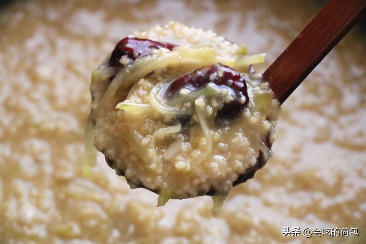 农村老奶奶用30年腌生姜的配方,80岁老奶奶坚持吃生姜