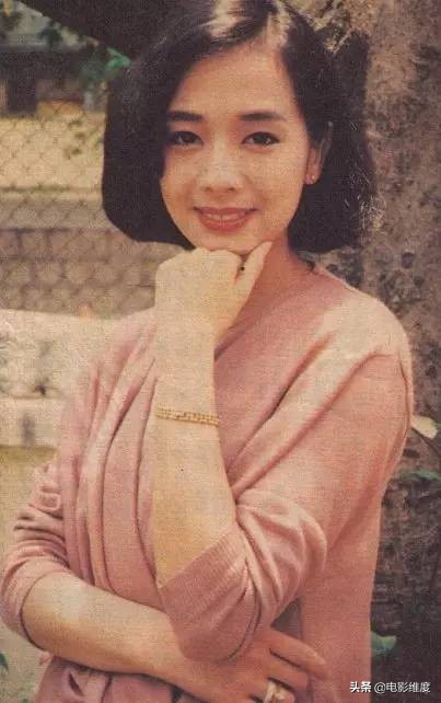 60岁“毛毛”感情一波三折，三婚嫁给区丁平，2个女儿颜值高