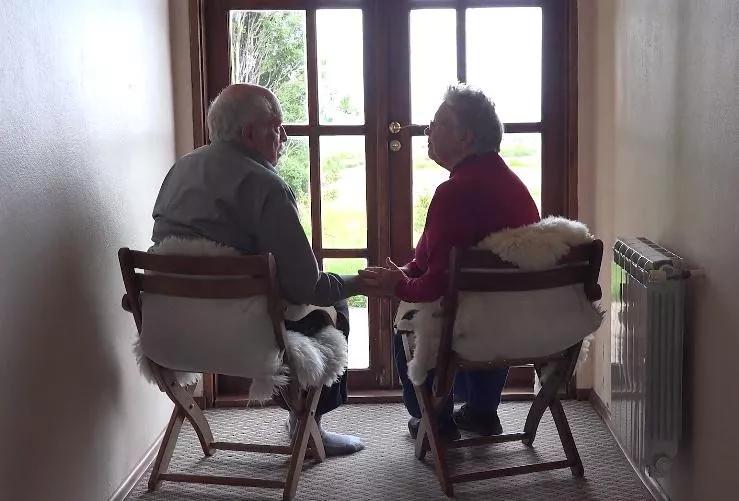 移民了国内的财产应该怎样做,移民后在国内的人民币存款咋办