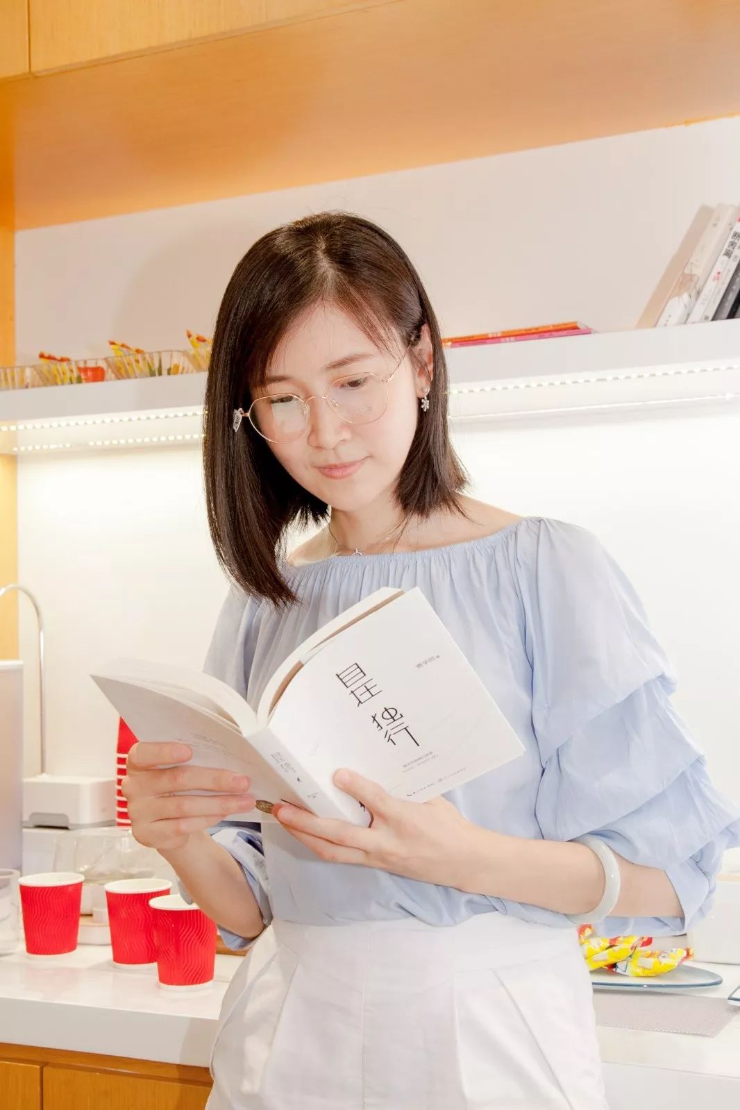 288切边太阳镜免费送,300元镜框免费送镜片5折