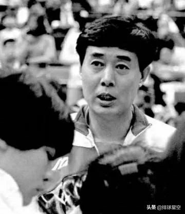 中国女排历届教练名单及辉煌历程,女排新主教练简介