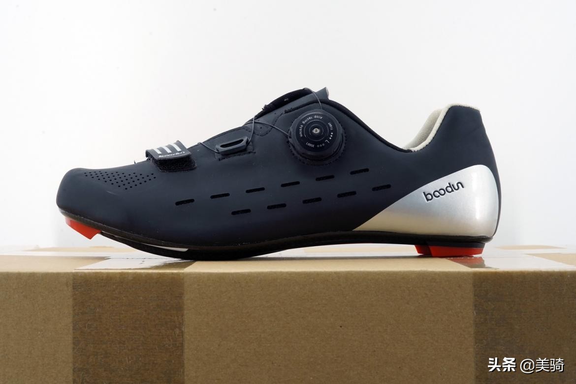 国产抗造碳底锁鞋推荐,入门公路锁鞋品牌推荐