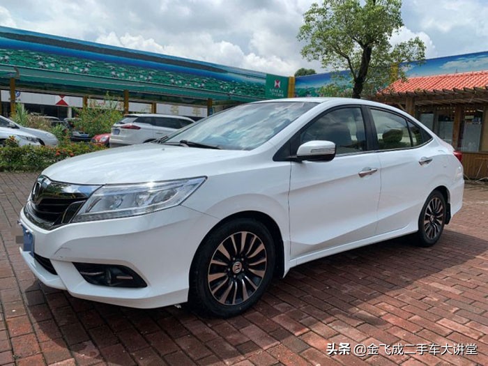 买合资小型轿车选这三款款款经典,5万预算推荐这3款车比二手车靠谱
