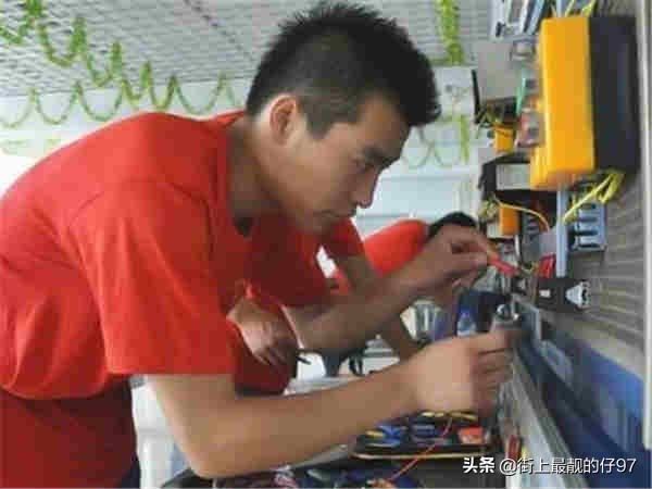 做电工有没有前途,做电工行业能挣到大钱吗