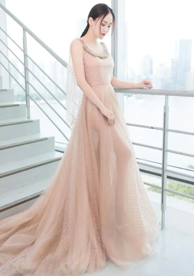 陈乔恩美到极致,陈乔恩蕾丝裙子