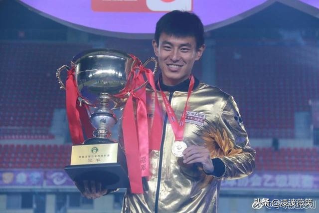 不声不响,上演冲甲大四喜的“冰城小贝”,加盟了这支中甲新军