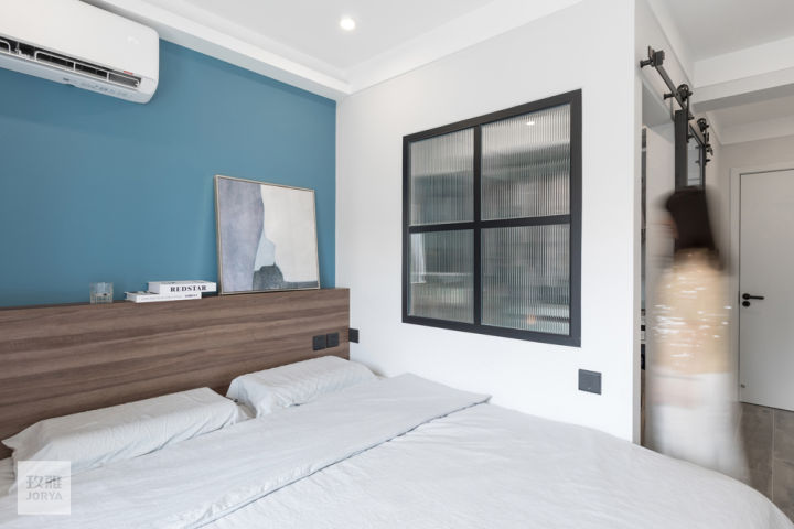 业主把家里收拾的井井有条,美女收拾家干净卫生