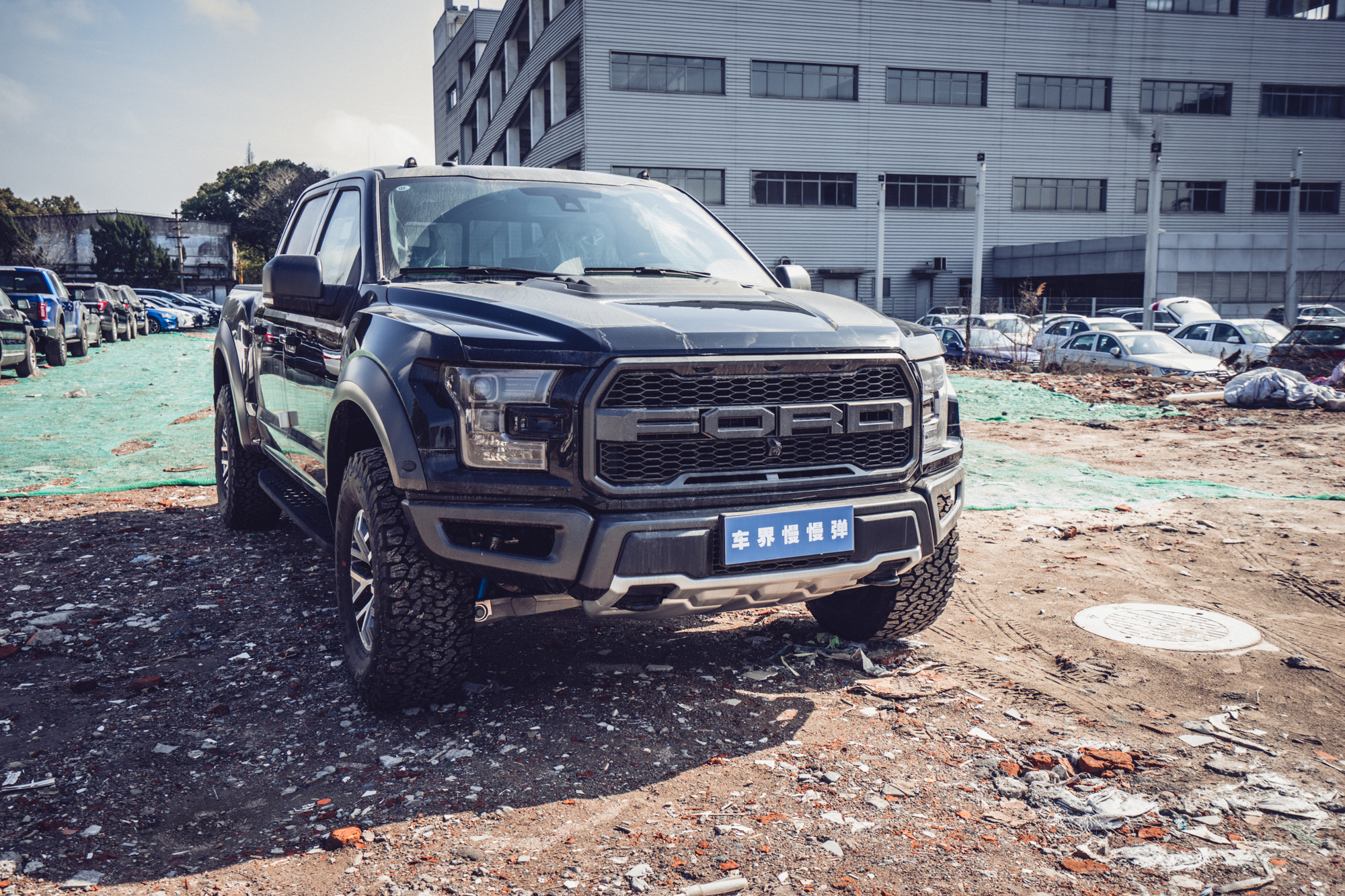 特斯拉cybertruck和福特f-150猛禽,福特猛禽f-150与小皮卡对比图