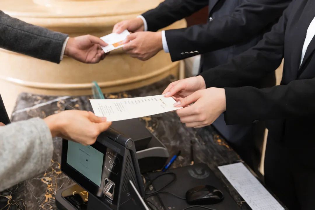 酒店前台接待的诀窍,酒店前台接待教程视频