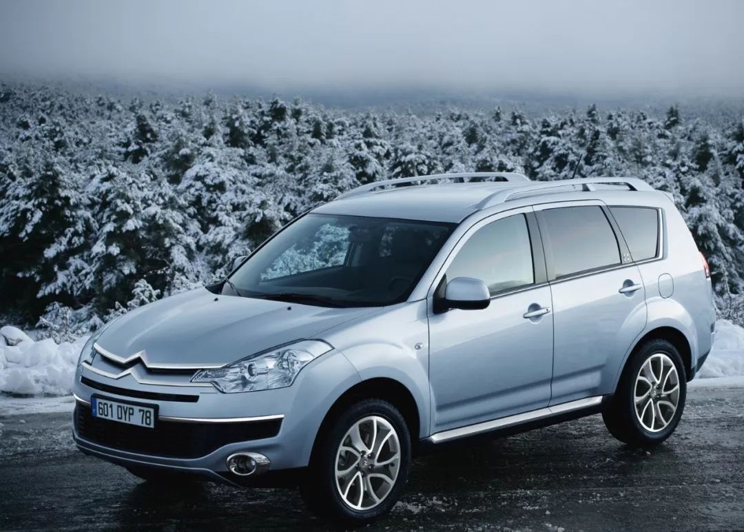 三菱劲炫自动二手车asx20年1.6,2014三菱劲炫asx后排可以放平吗