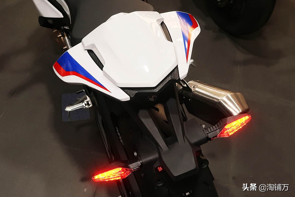 最新款宝马s1000rr沉浸式体验,宝马s1000rr新款跟老款选择