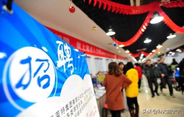 61岁中国老大爷被500万老外点赞：有底气的人生有多爽