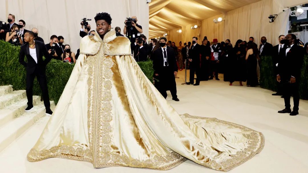 谷爱凌metgala红毯2021,红毯经典造型metgala
