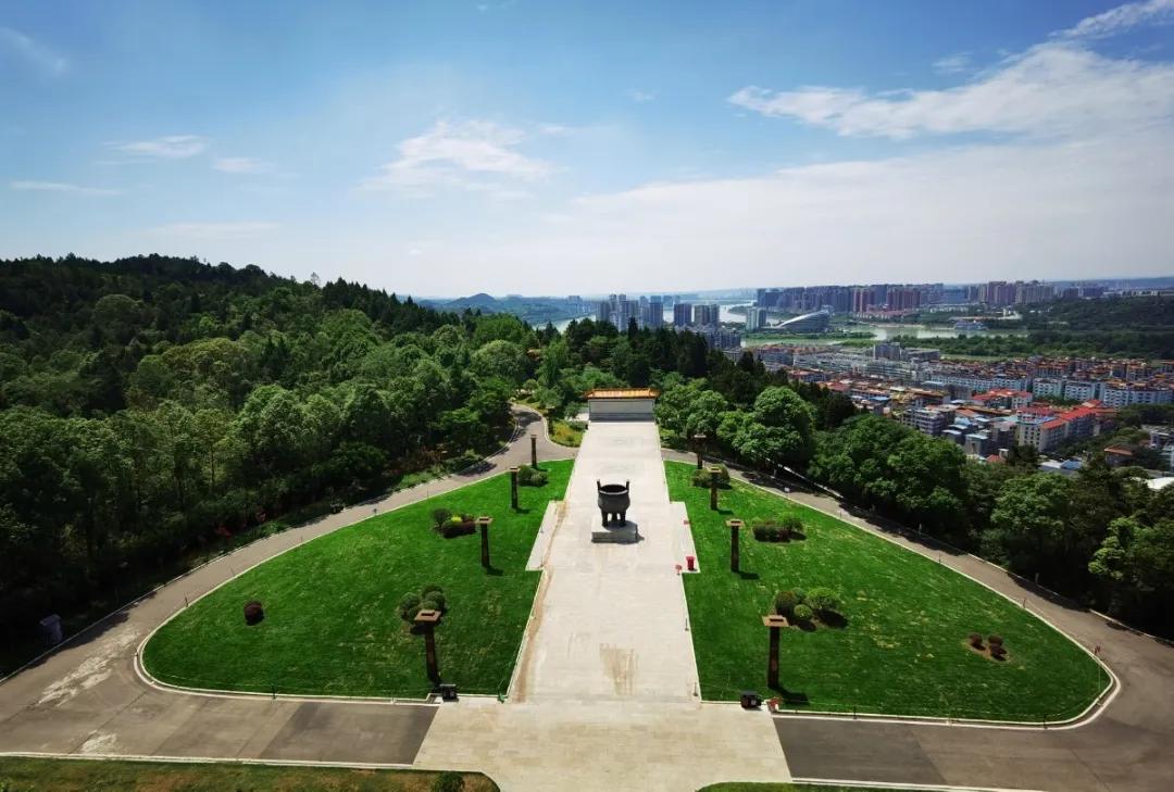 登上富乐山山顶看绵阳美景,登高赏菊富乐山