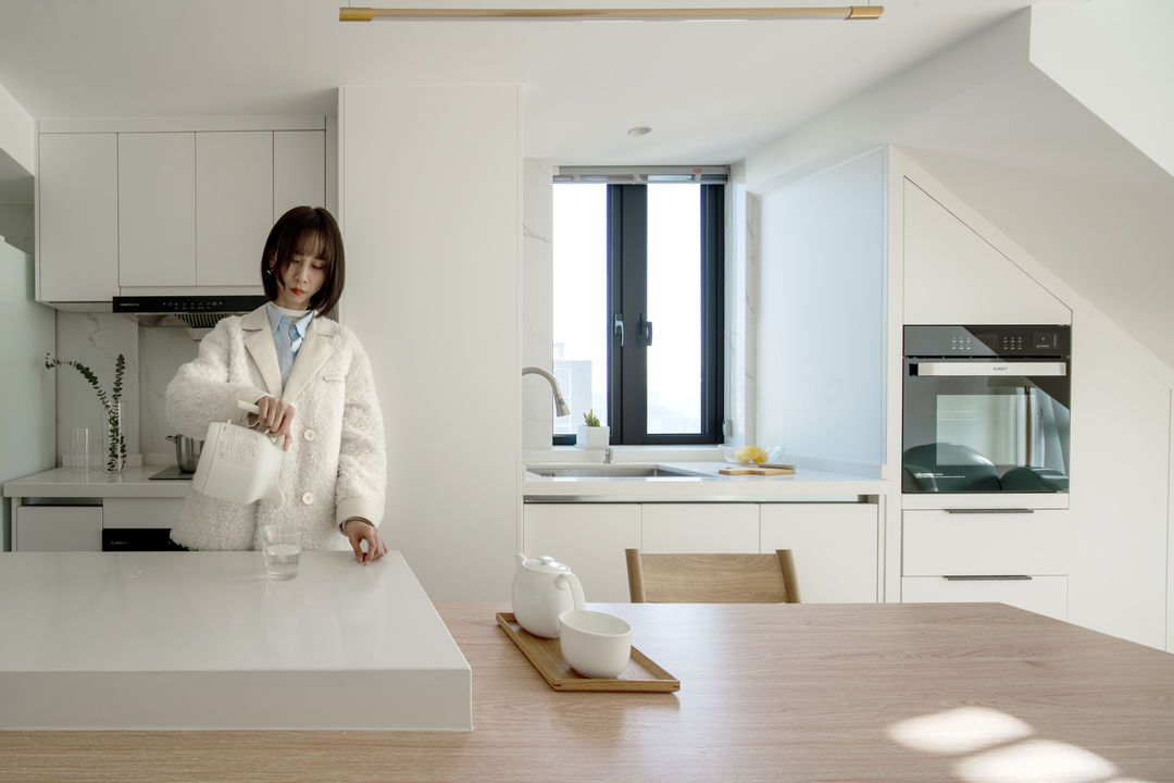 为了安全感，她买下50㎡小公寓！极简装修，一个人也能活出精彩