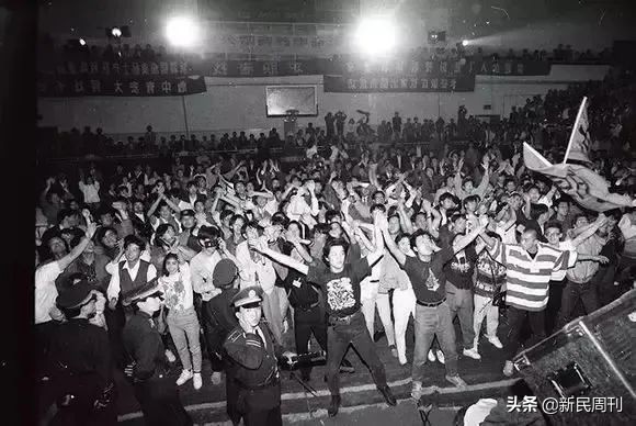 李亚鹏投资房地产欠债4000万,李亚鹏创业心酸史