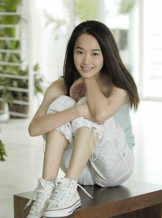 白月光是肖战和谁的,白月光是男主男扮女装的知乎小说