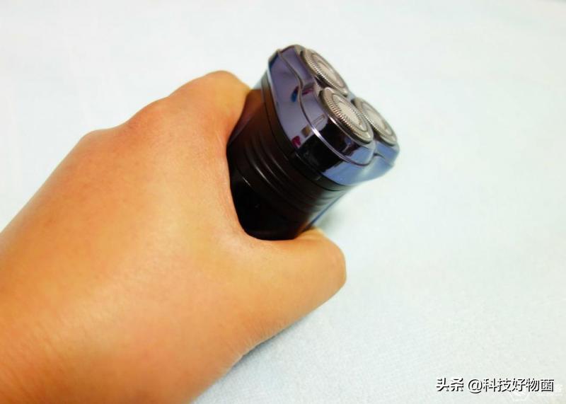 电动剃须刀价格与体验成正相关吗?十年剃须史为你解读电动剃须刀