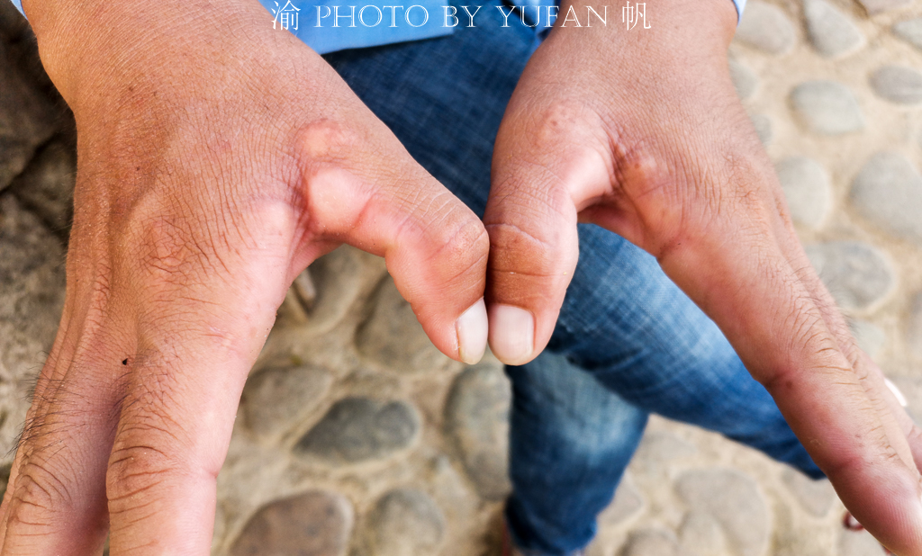 武夷山九曲溪撑筏人,武夷山九曲溪竹筏印象大红袍