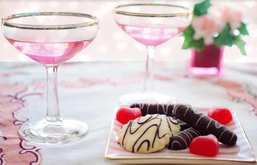 听说桃红葡萄酒比较适合女生喝,外貌协会的选择