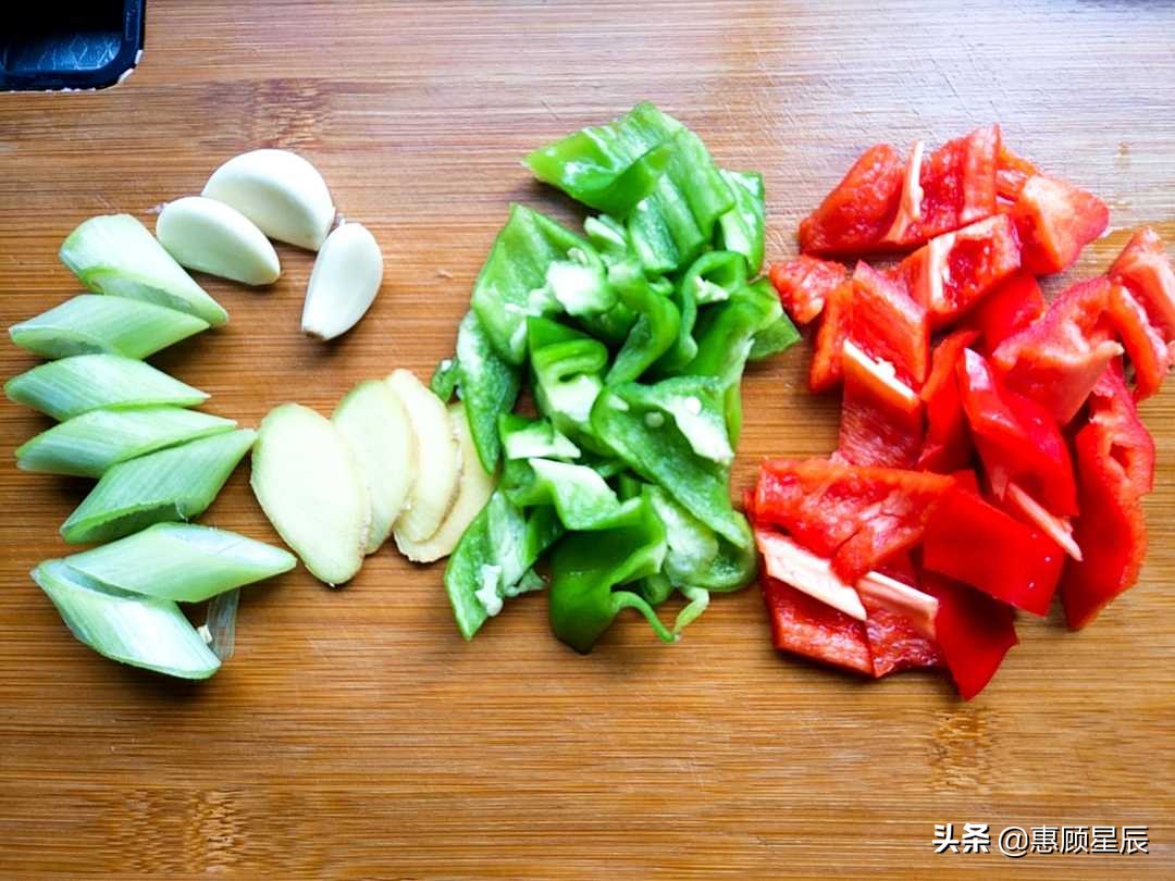 宜兴笋干红烧肉正宗做法,笋干红烧肉肥而不腻实在太好吃啦