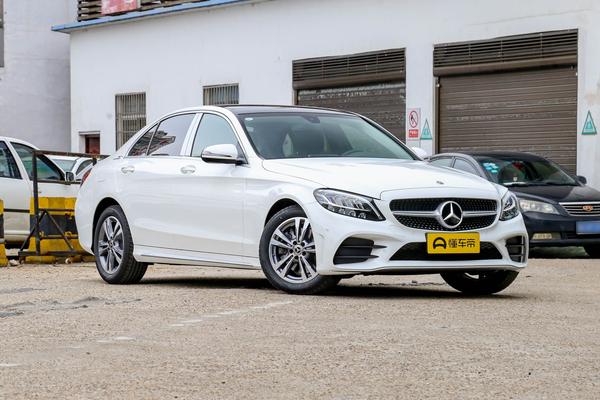 奔驰c200点评,奔驰c200内饰后座图片