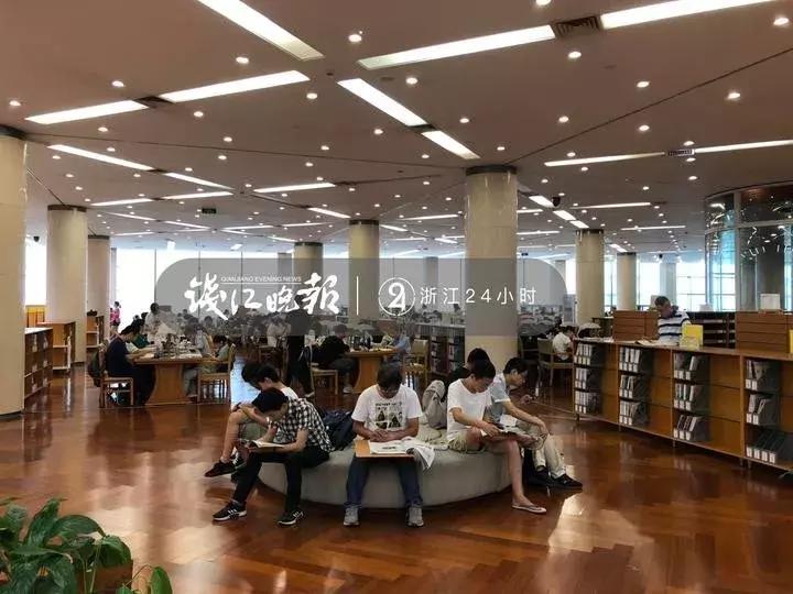 尴尬了！暑期“一座难求”的杭州图书馆，却出现这样一幕！真的合适吗？