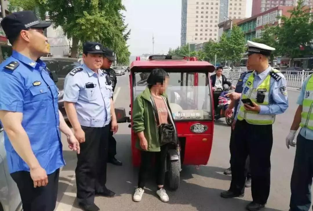 昌平警方推进“黑车”整治回天地区半年查扣“黑车”652辆!