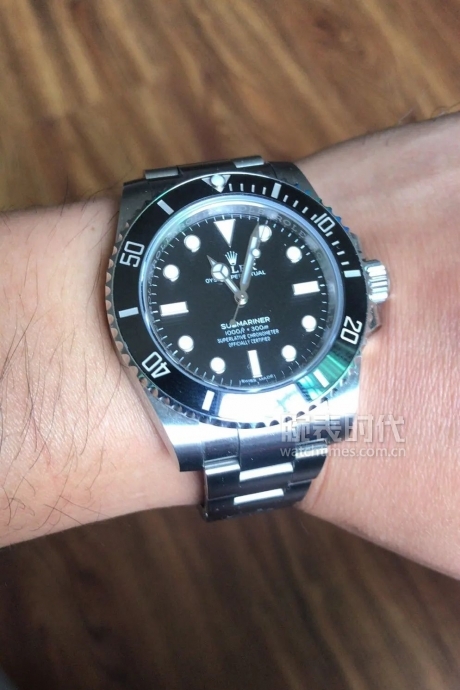 网友晒自己微信好友数量,网友晒1300手表