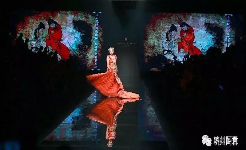 超百图再现2018年服装圈内那三十道靓丽风景……