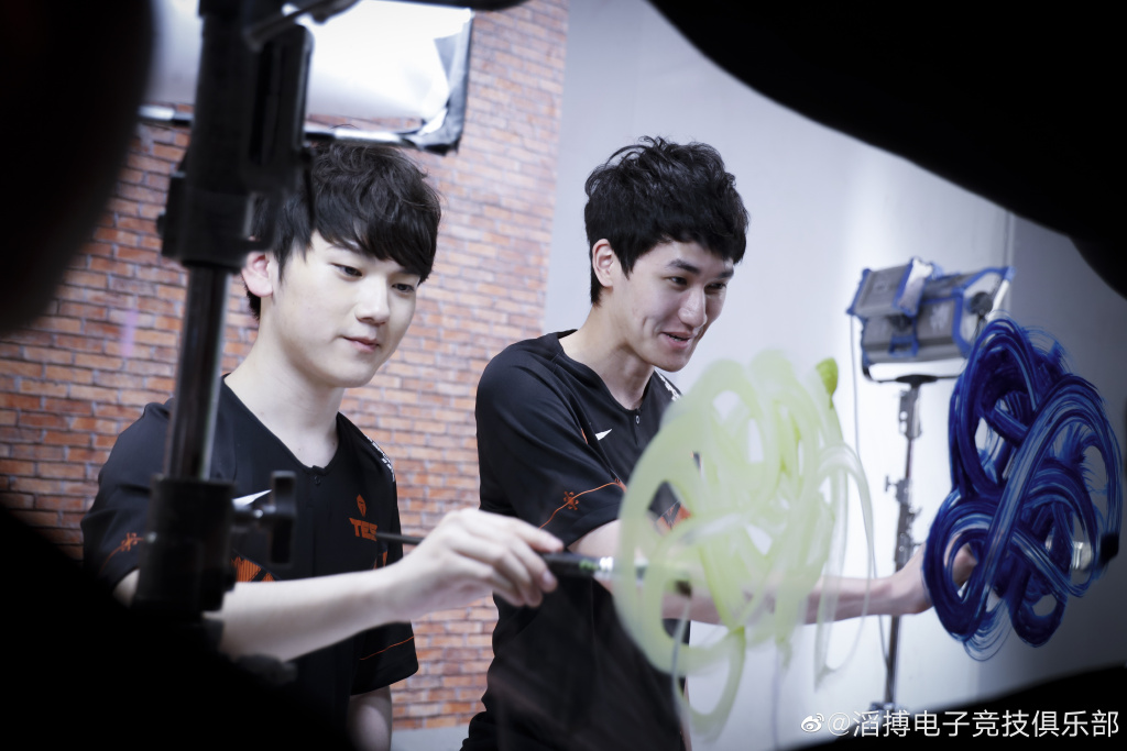 峡谷之巅很强吗,姿态峡谷之巅被人说成摆烂