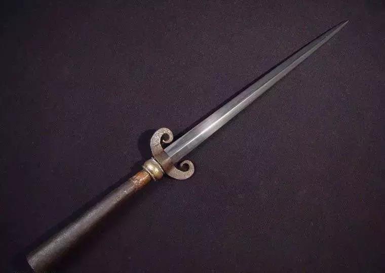 骑自行车耍红缨枪就能cos赵子龙？古代真正的骑马打仗什么样？