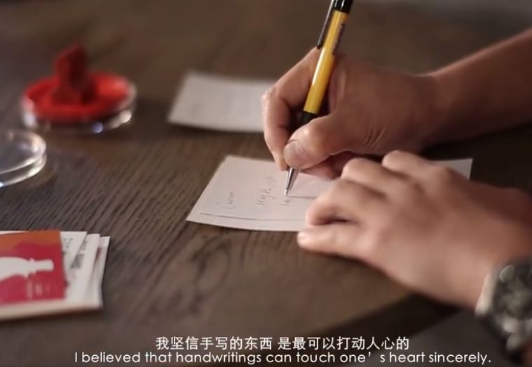 “天津姑爷”为爱做燕窝卖出20万瓶，当日鲜炖，现在免费送？