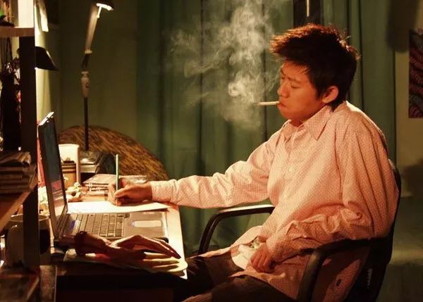 来一部潸然泪下的国产爱情片,看了让人哭到崩溃的国产爱情电影