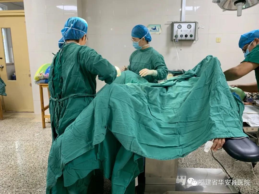「华安县总医院」妇产科团队顺利开展阴式“子宫全切”手术