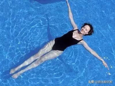 学游泳怎样在水下呼吸,游泳自学仰泳